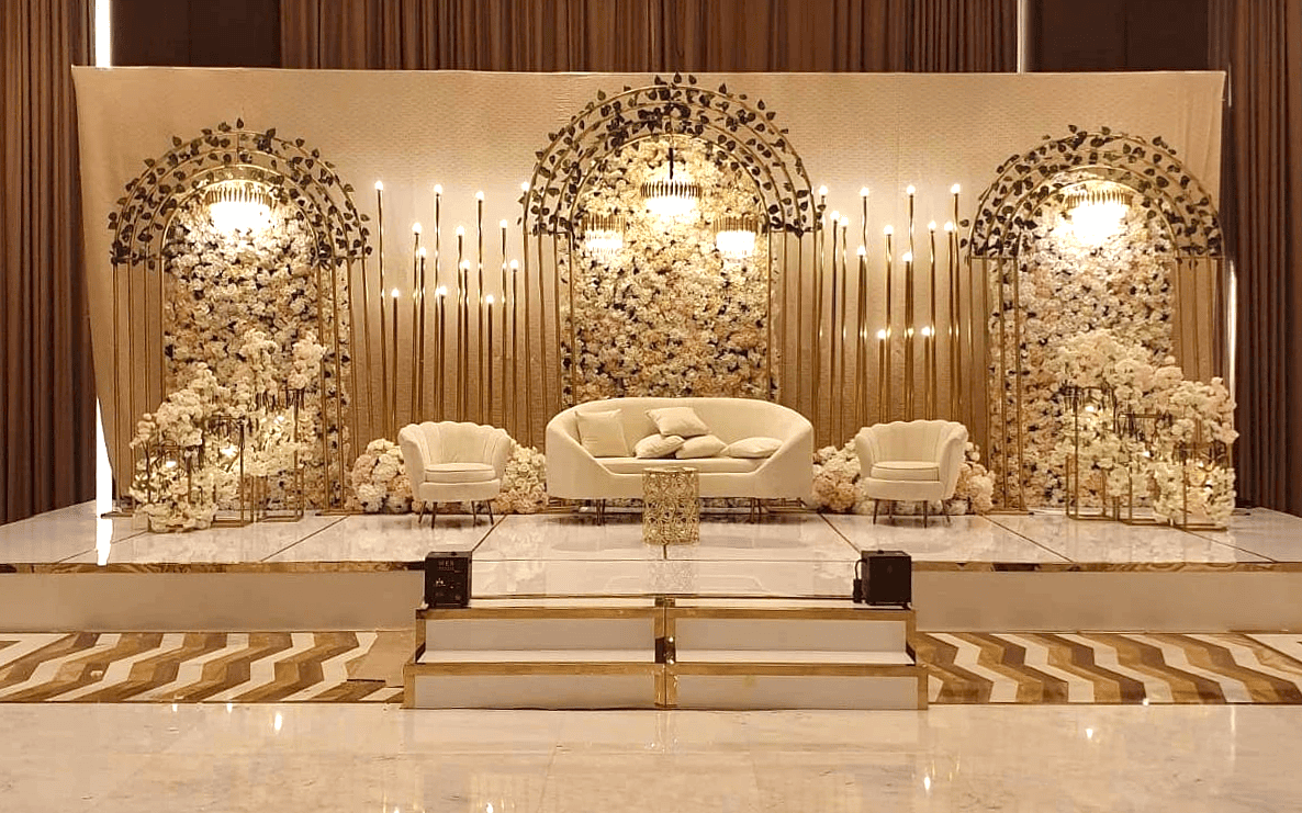 Classic Beige & Gold Economical Wedding Decors