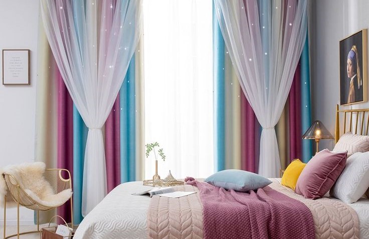 A Kids Bedroom With Curtains And Meshes